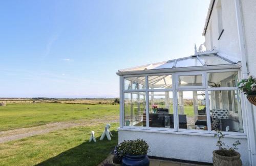 Caergeiliog House | Trewan House