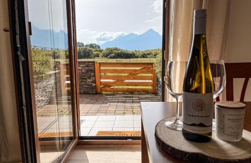 Velka Lomnica Apartment | Tri Štíty Apartment with Tatra View Terrace