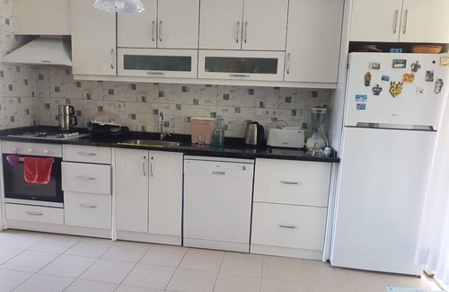 Cenger Villa | Triblex Villa I Private Beach I Walking Distance to the Sea 300 meters