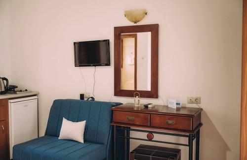 Ilida Apartment | Trikalioti's Lush Estate Apt Eleni