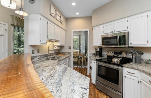 Nellysford House | Trillium Place 01 with Wintergreen Advantage