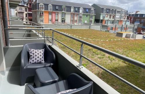 Mers-les-Bains Apartment | Trimaran Studio 10 mètres de la plage avec balcon/terrasse