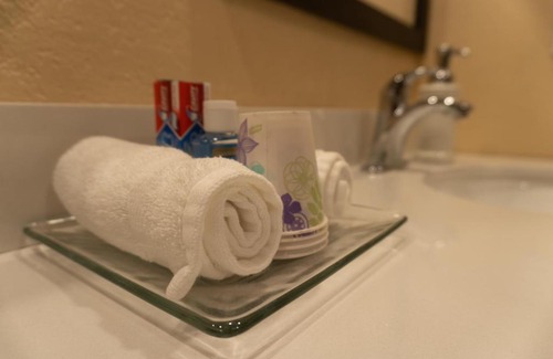 Turnagain Bed & Breakfast | Trinity Escapes - Two Bedroom two bathroom full Apartment near airport