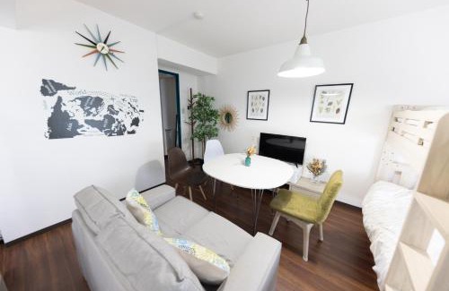 Shimotakaido Apartment | TRIP PERCH 30m2 最大5名 上北沢駅から徒歩6分 新宿から直通 デザイナー監修