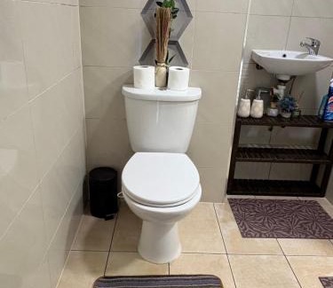 St. Ann's House | Triple room in North London