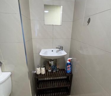 St. Ann's House | Triple room in North London