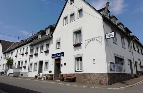 Manderscheid Cottage | Triple Room Shower/WC (2 persons) - Pension am Lieserpfad