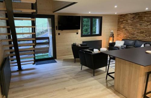 Cauterets Apartment | Triplex moderne avec cheminée, balcon et parking à Cauterets - FR-1-812-78