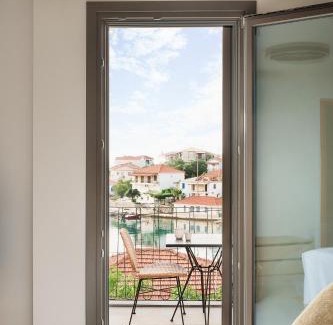 Dorida Hotel | Trizonia Mare Suites