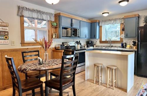 Leavenworth House | Trobele Cabin near Fish Lake by NW Comfy Cabins