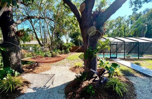 Palma Sola House | Tropic Treasure
