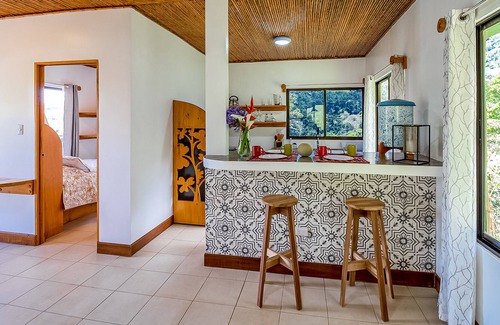 Roble Apartment | Tropical cabana with amazing views & wraparound balcony - dog-friendly