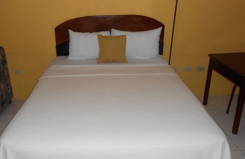 Montego Bay Hotel | Tropical Court Hotel