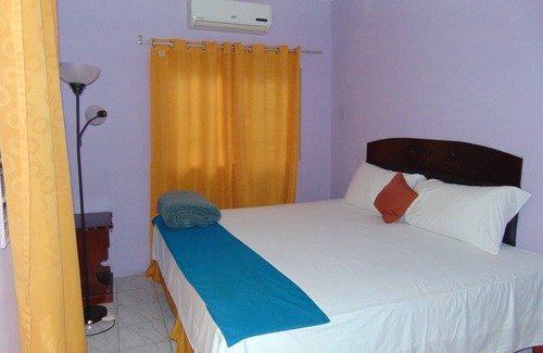 Montego Bay Hotel | Tropical Court Hotel