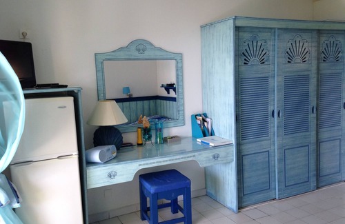 Morel Apartment | Tropical- MOLD THE OTHER-BORD