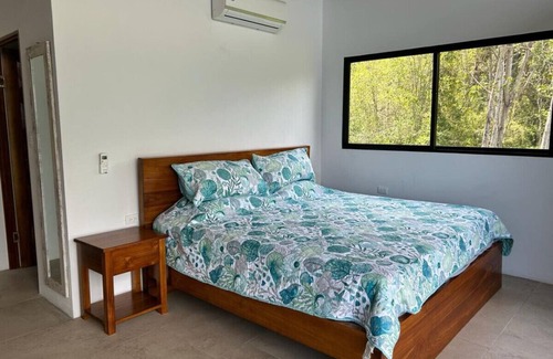 Parrita House | Tropical Valley View Treehouse
