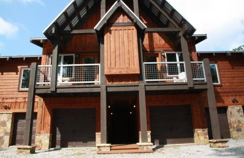 Pikeville House | Trout Hill Condo 701