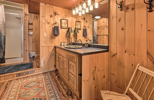 Lone Rock Cabin | Trout Lodge at Two Rivers - Waterfront Cabin!