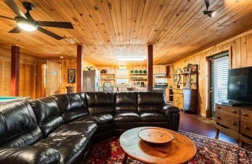 Lone Rock Cabin | Trout Lodge at Two Rivers-White River Cabin Norfork Arkansas