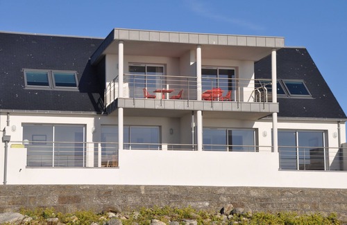 Saint-Guenole House | Trouz Ar Mor *RARE Luxury semi-detached villa in Penmarch 10m from the sea