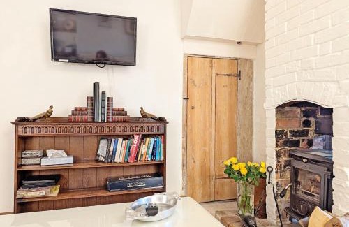 Chichester House | Truffle Cottage, Chichester