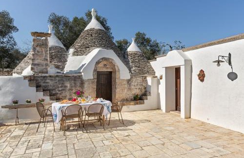 Ceglie Messapica Villa | Trullo della Fontana di Sant'Anna - Max 9 guests, infinity swimming pool, 4 bedrooms, 3 bathrooms, wonderful garden