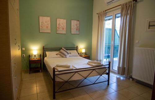 Kamena Vourla Apartment | Tsertos Apartments