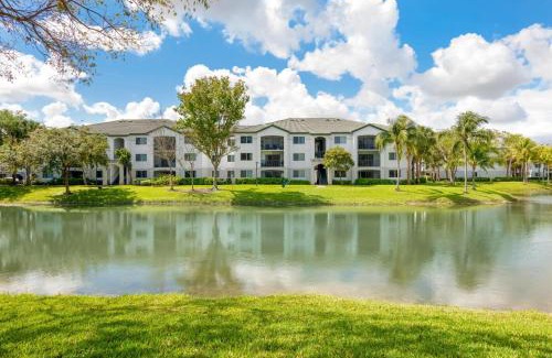 Davie Apartment | Tucker at Palm Trace Landings Fort Lauderdale