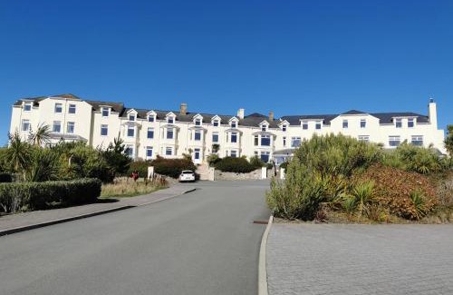 Trearddur Bay Apartment | Tudor Apartment (Panoramic Sea Views)