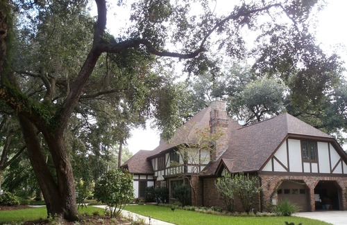 Summerville Bed & Breakfast | Tudor Oaks Inn