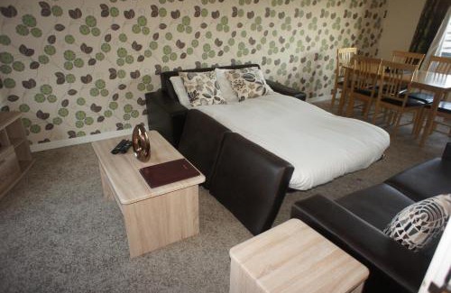 Niddrie Apartment | Tudsbery House Near Edinburgh Royal Infirmary - Elforma - Tudsbery House