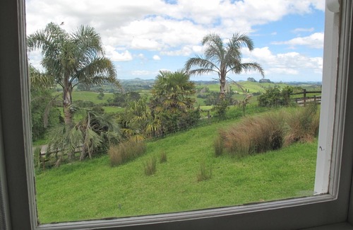 Wellsford Cottage | Tui Cottage, rural views close to Te Arai, Mangawhai and Te Hana