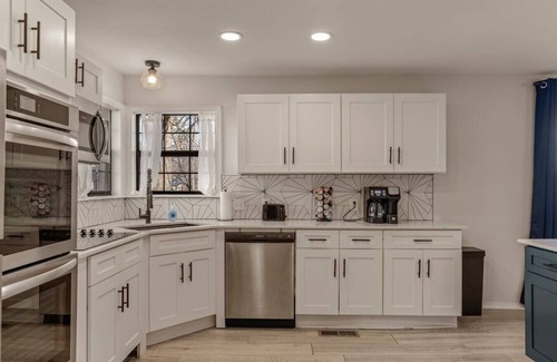 Tulsa House | Tulsa Time + 4BR + Mins to Downtown!
