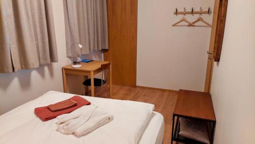 Laugarbakki Apartment | Túnfífill Guesthouse - Deluxe villa - free hot tub and sauna, cozy and quiet