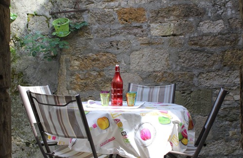 Turenne Cottage | Turenne Rent one of the most beautiful villages in France