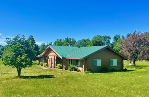 Boundary County Cabin | Turkey Hill 1