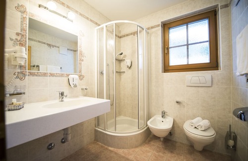 Valle San Silvestro Hotel | Turmhotel Gschwendt