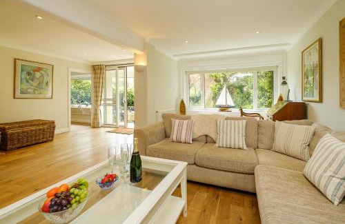 Thorpeness House | Turret House, Thorpeness - Close to the beach, Thorpeness Lake , Thorpeness Hotel, Golf and Country Club - Aldeburgh Coastal Cottages