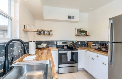 Menlo Park House | Turtle Dove Duplex, All new 2BR home 1.5 mi. to DT