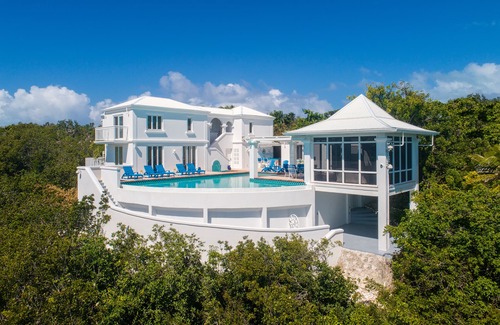 Juba Sound Villa | Turtle Tail - BEACHFRONT,Private,Gated,Peaceful,Stunning Sunrise to Sunset Views
