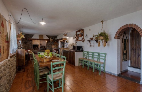 Montecchio Villa | Tuscan Castle View Grand Villa