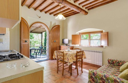 Casole d'Elsa Apartment | Tuscan Countryside Stay