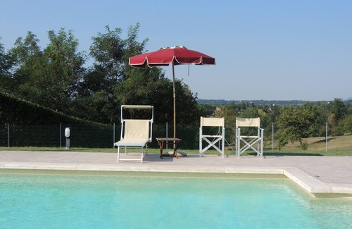 Fucecchio Villa | Tuscany villa and apartments with garden, BBQ, views, fantastic pool. Free WiFi