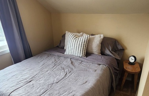 Butte Cottage | **Tustin House**