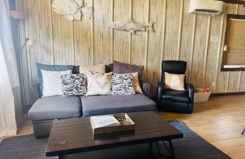 Groveoak House | Twin Cabin Pet Friendly Fenced Lake Guntersville
