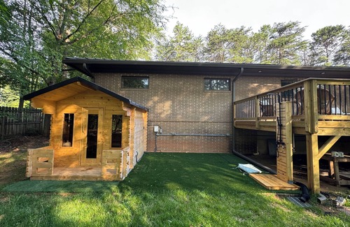 Huntersville House | Twin Cove Luxury Wellness Retreat 4B/4B