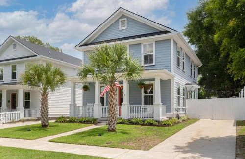 Mount Pleasant House | Twin Palms Beach Old Village 5-Min to Dwntwn