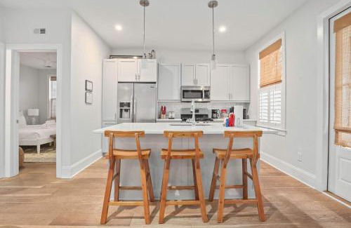 Mount Pleasant House | Twin Palms Beach Old Village 5-Min to Dwntwn