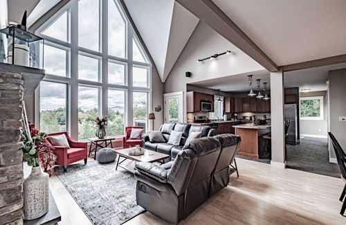 Sunday River Area House | Twin Peaks - Combined two unit mirrored duplex; sleeps 20, two hot tubs, two theater rooms