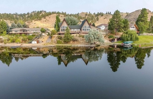 Helena House | Twin Peaks Lakefront Property 4200 sq ft.